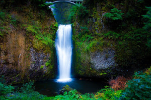 Visiting Multnomah Falls, Oregon - Skuxs