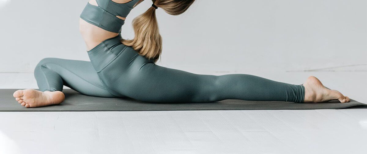 Shop Yoga Gear & Accessories : Best Leggings and Mats - Skuxs
